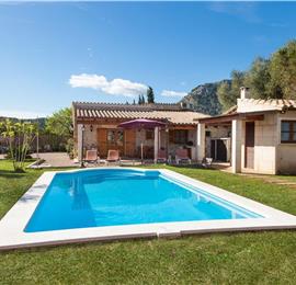 2- Bedroom Villa with Pool near Pollensa, Mallorca, Sleeps 4